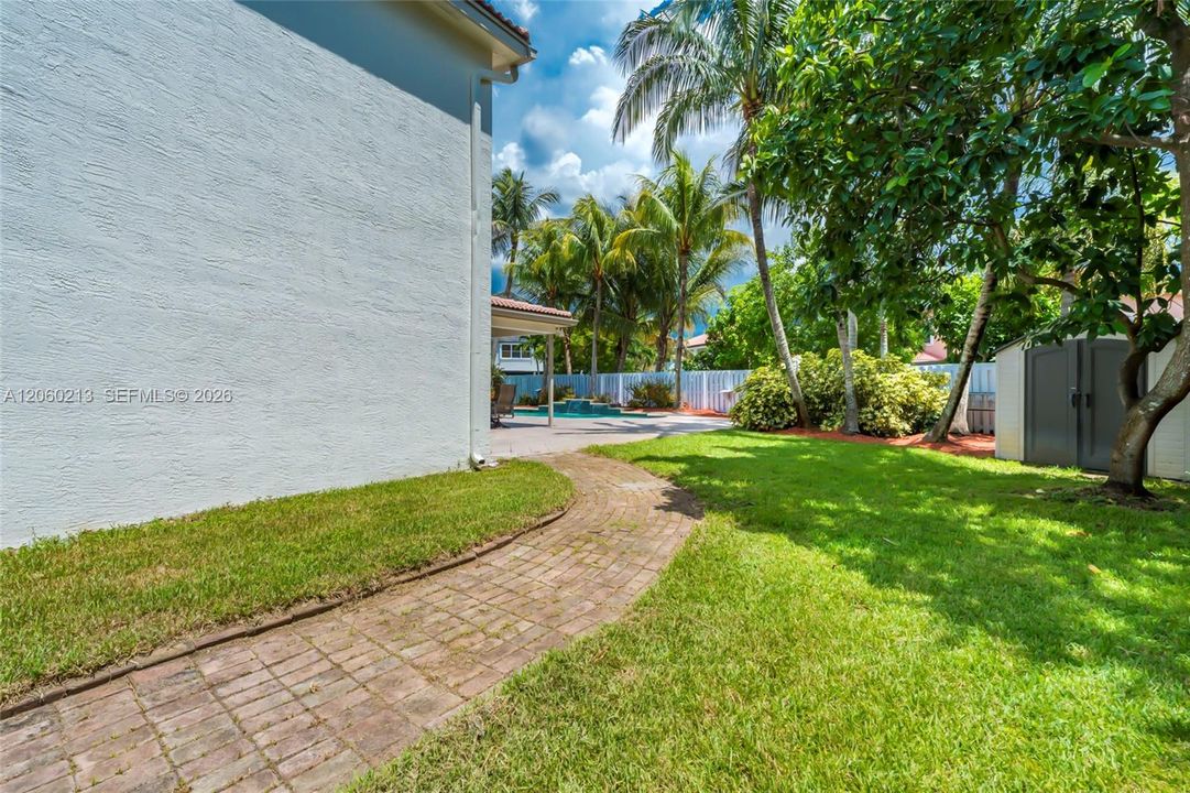 For Sale: $998,000 (5 beds, 3 baths, 3417 Square Feet)