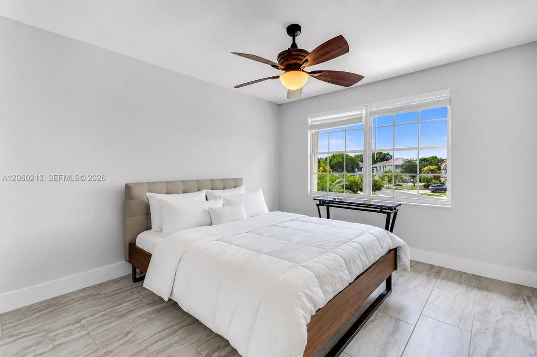 For Sale: $998,000 (5 beds, 3 baths, 3417 Square Feet)