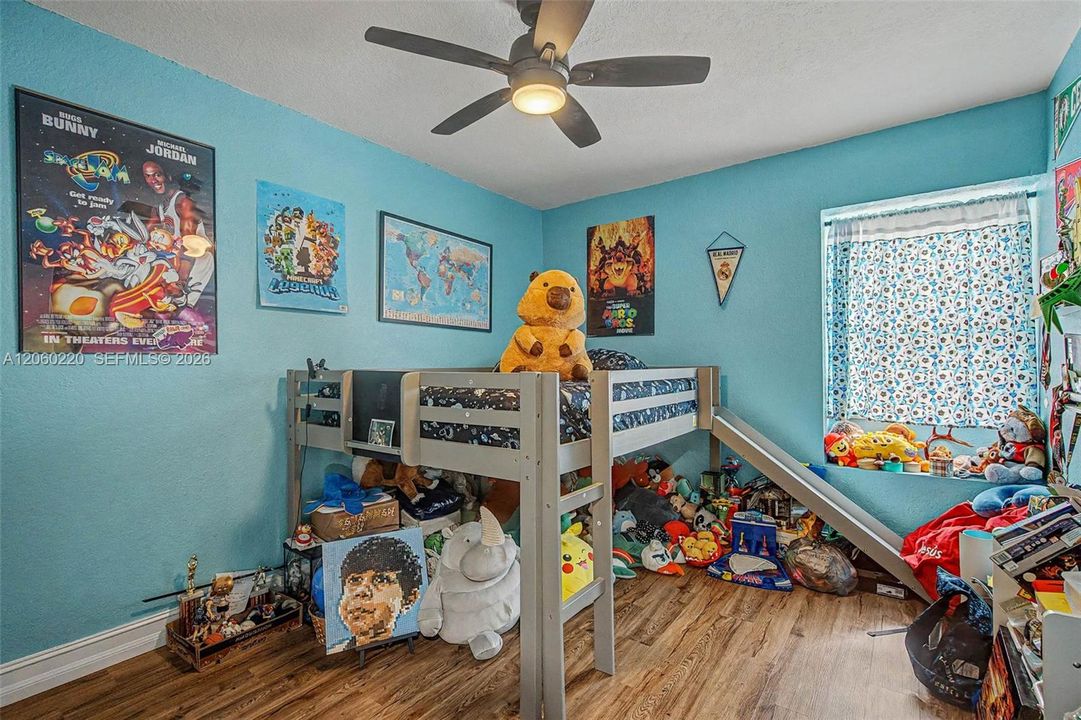 На продажу: $699,900 (3 спален, 2 ванн, 1722 Квадратных фут)