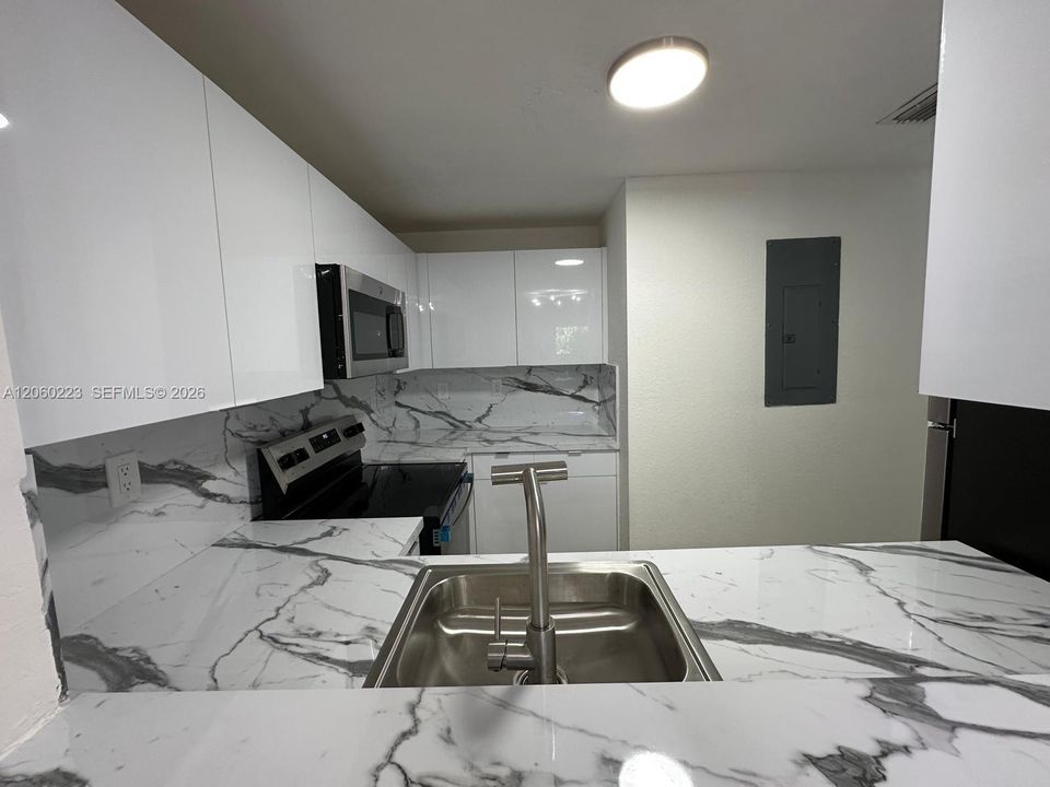 На продажу: $315,000 (3 спален, 2 ванн, 1253 Квадратных фут)