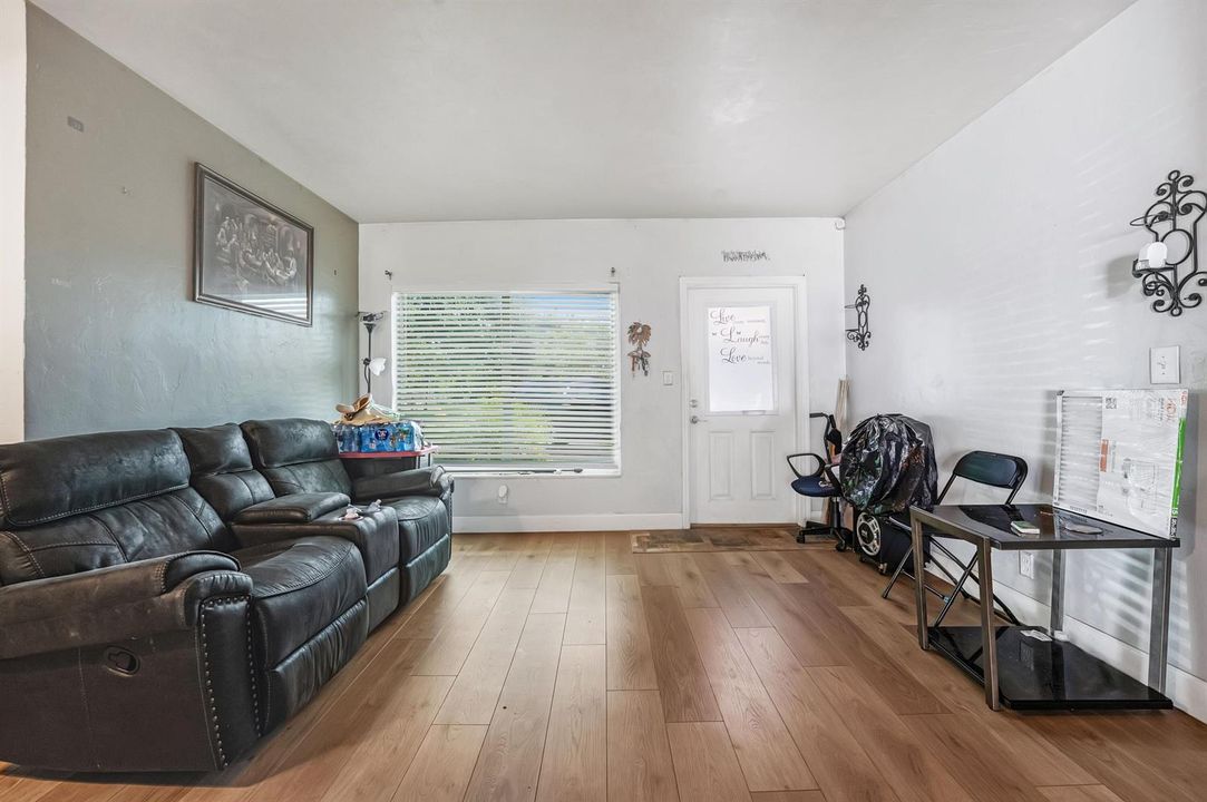 013_trevisuality_3250_glendale_blvd-13_5