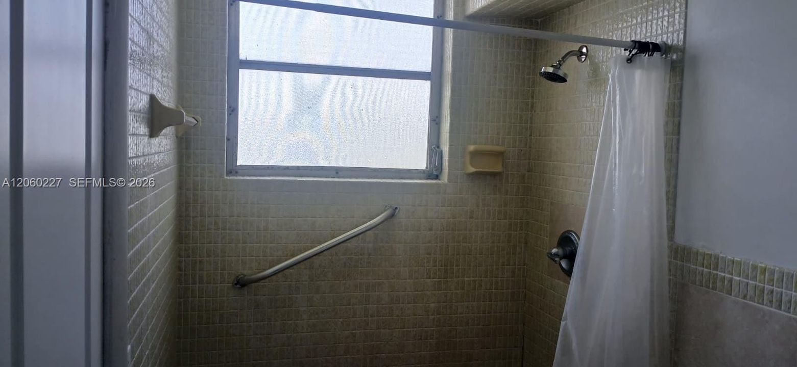 На продажу: $239,000 (2 спален, 2 ванн, 1118 Квадратных фут)