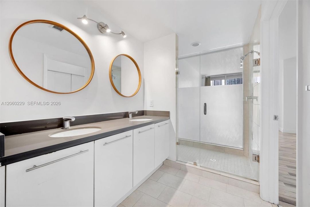 For Sale: $519,000 (2 beds, 2 baths, 1093 Square Feet)