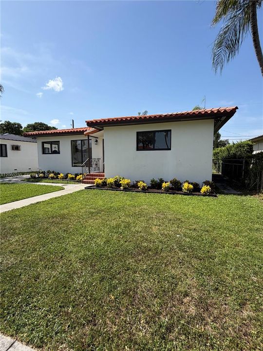 В аренду: $4,950 (4 спален, 3 ванн, 1192 Квадратных фут)