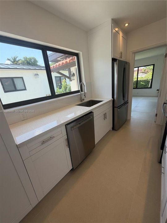 В аренду: $4,950 (4 спален, 3 ванн, 1192 Квадратных фут)