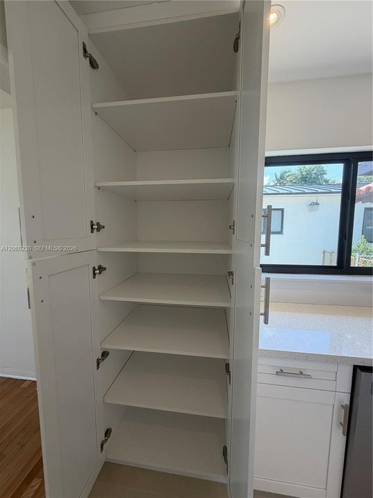 В аренду: $4,950 (4 спален, 3 ванн, 1192 Квадратных фут)