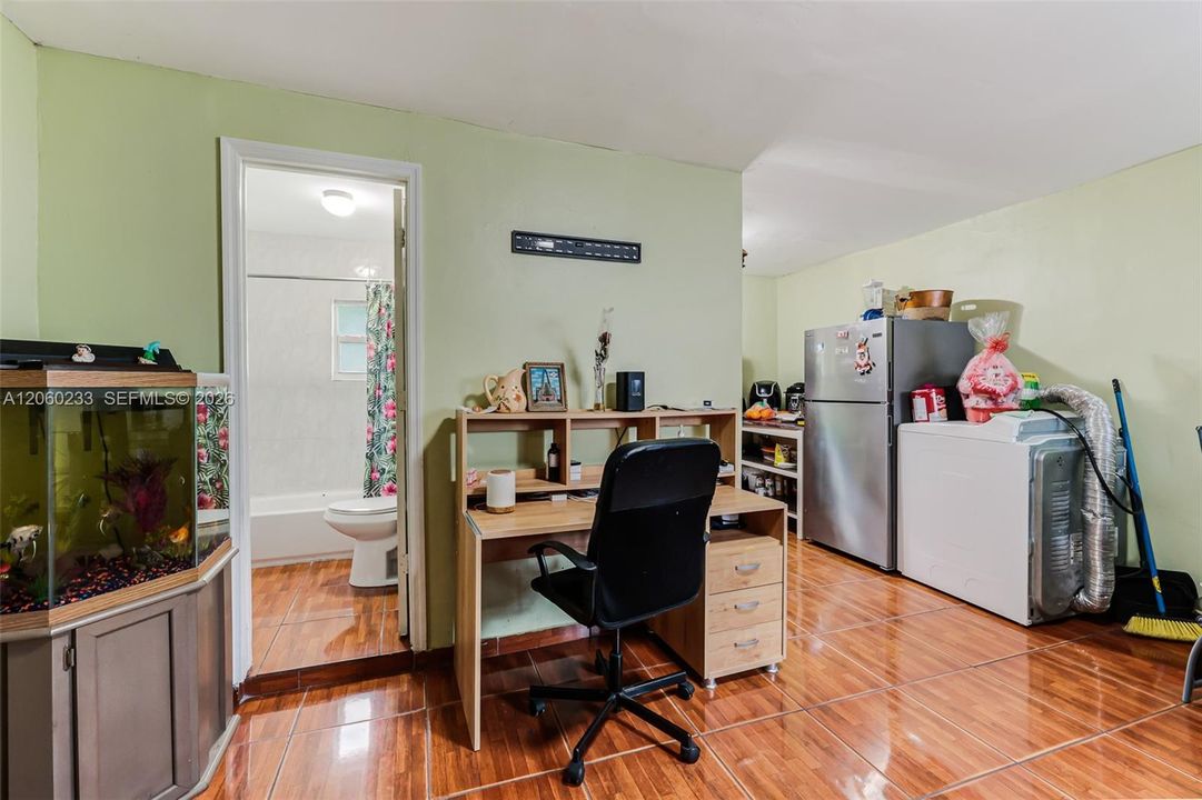 На продажу: $575,000 (4 спален, 2 ванн, 1368 Квадратных фут)