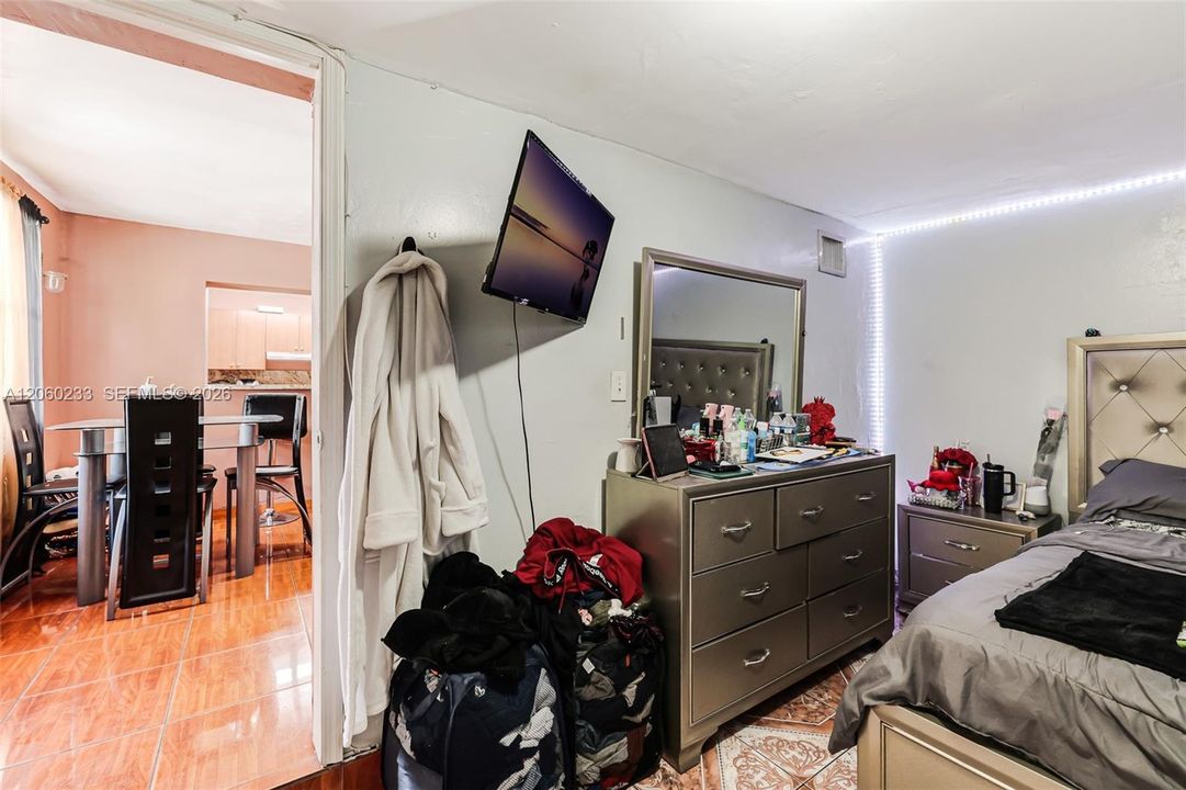 На продажу: $575,000 (4 спален, 2 ванн, 1368 Квадратных фут)