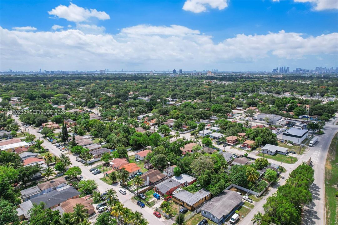 На продажу: $575,000 (4 спален, 2 ванн, 1368 Квадратных фут)