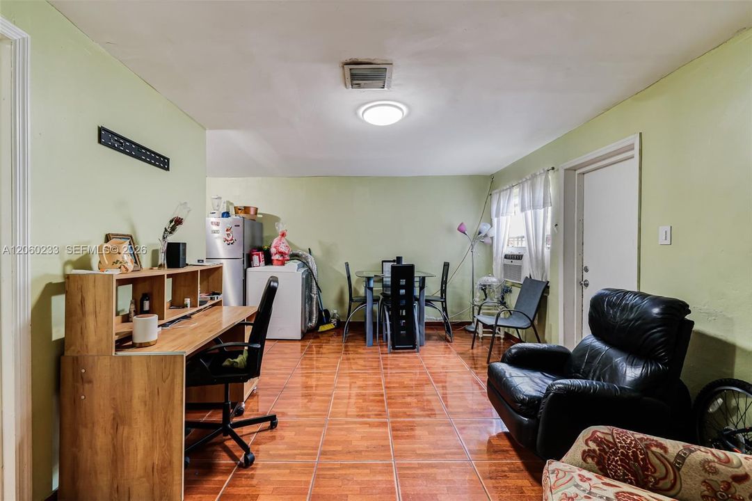На продажу: $575,000 (4 спален, 2 ванн, 1368 Квадратных фут)