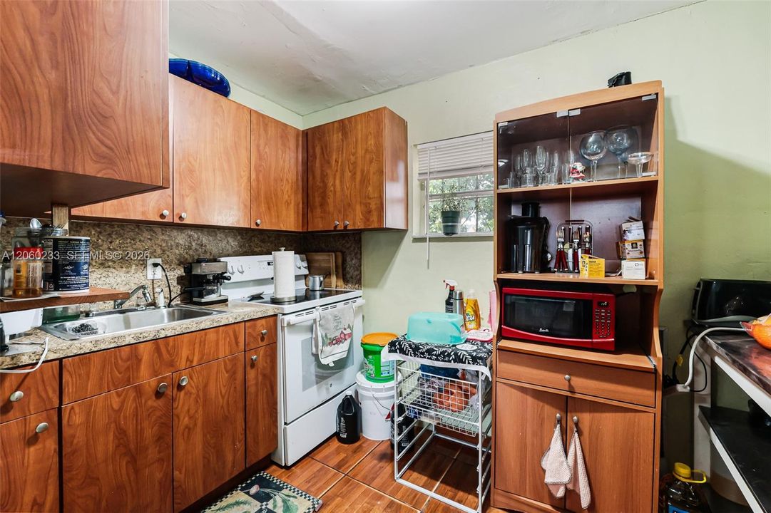 На продажу: $575,000 (4 спален, 2 ванн, 1368 Квадратных фут)