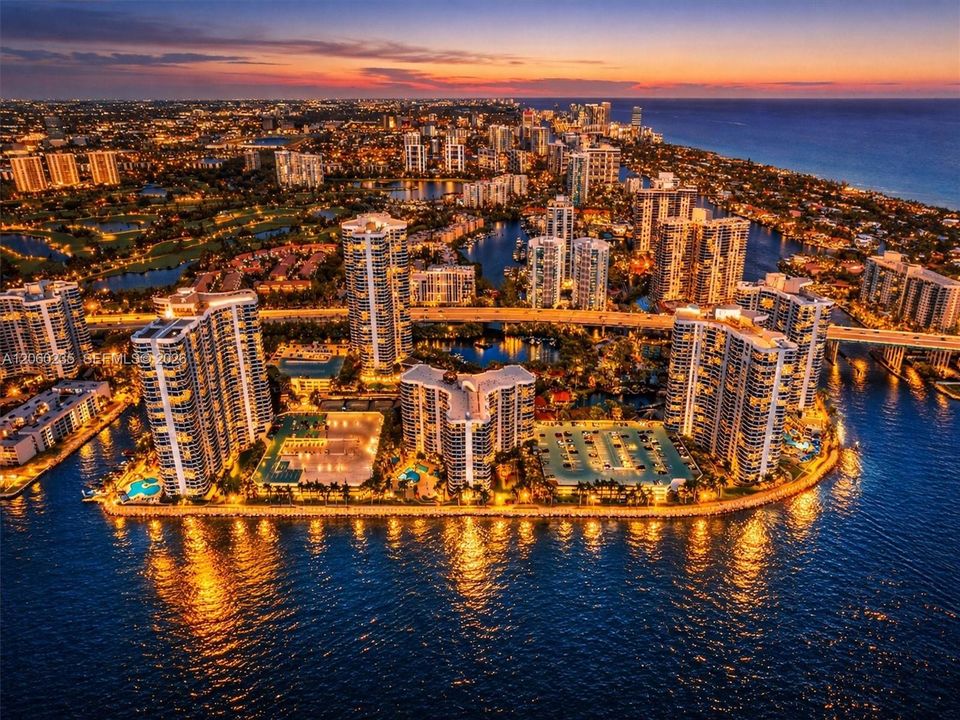 На продажу: $549,000 (2 спален, 2 ванн, 1181 Квадратных фут)