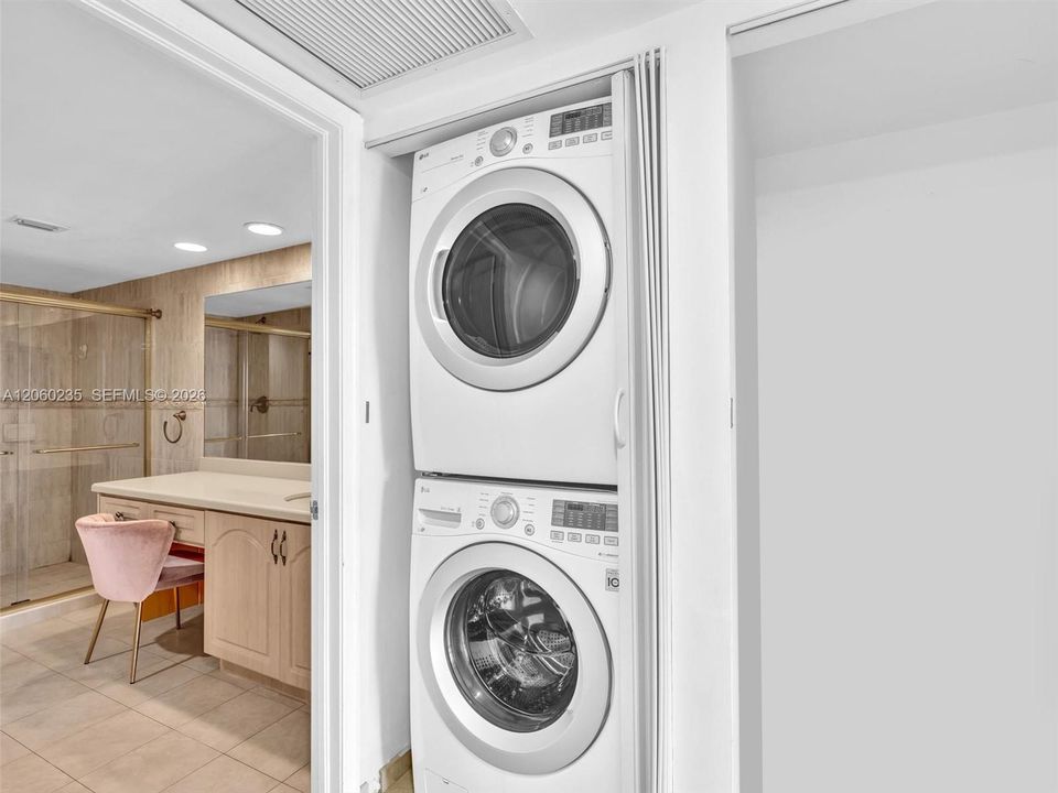 На продажу: $549,000 (2 спален, 2 ванн, 1181 Квадратных фут)