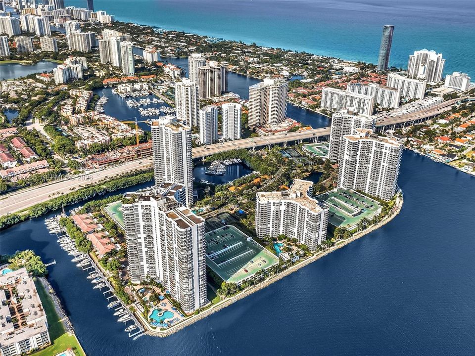 На продажу: $549,000 (2 спален, 2 ванн, 1181 Квадратных фут)