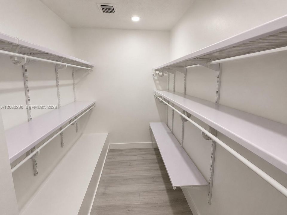 В аренду: $2,200 (2 спален, 1 ванн, 0 Квадратных фут)