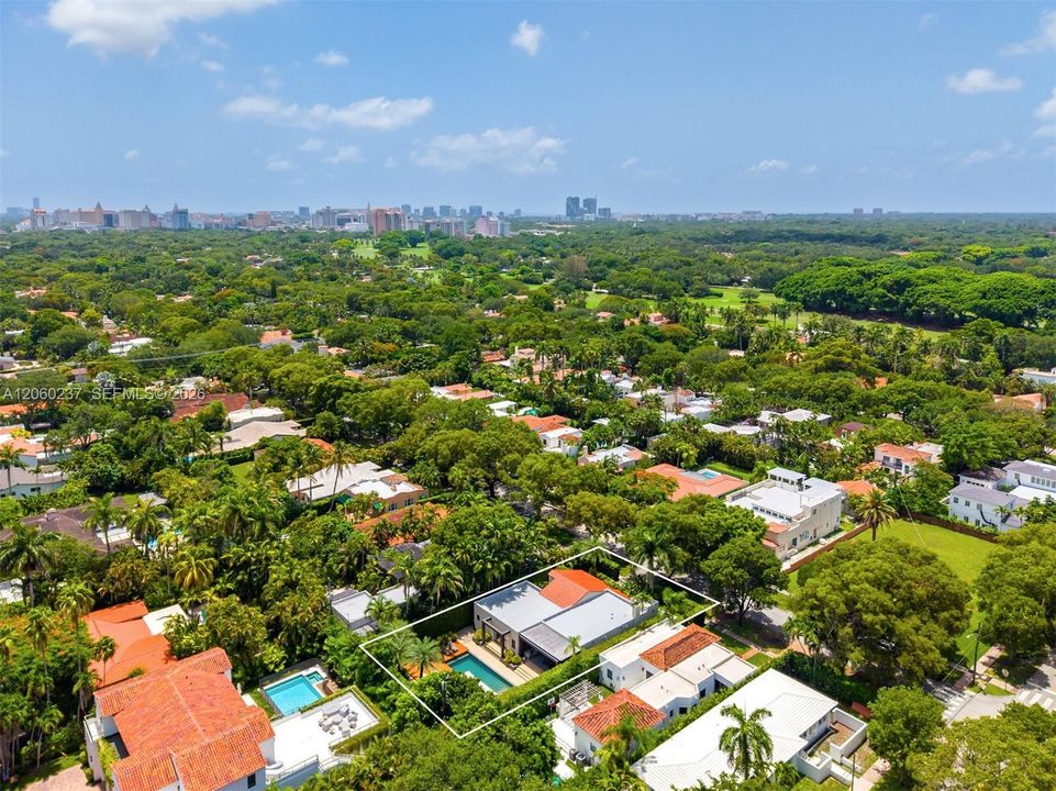 На продажу: $3,750,000 (4 спален, 4 ванн, 2846 Квадратных фут)