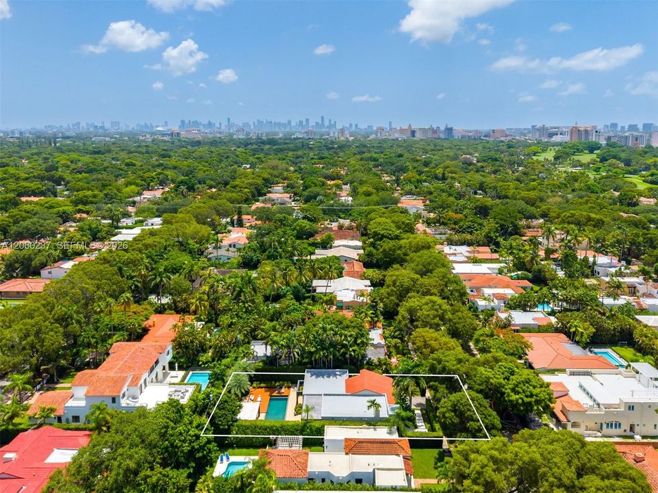 На продажу: $3,750,000 (4 спален, 4 ванн, 2846 Квадратных фут)