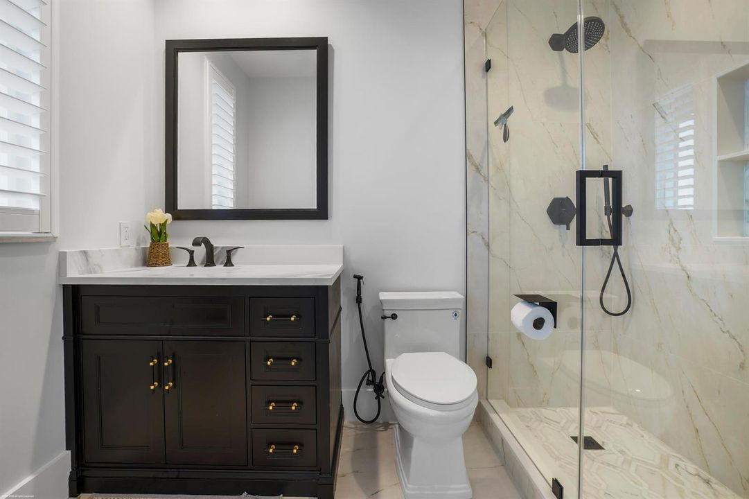 5150 N Ocean Dr 2001 044