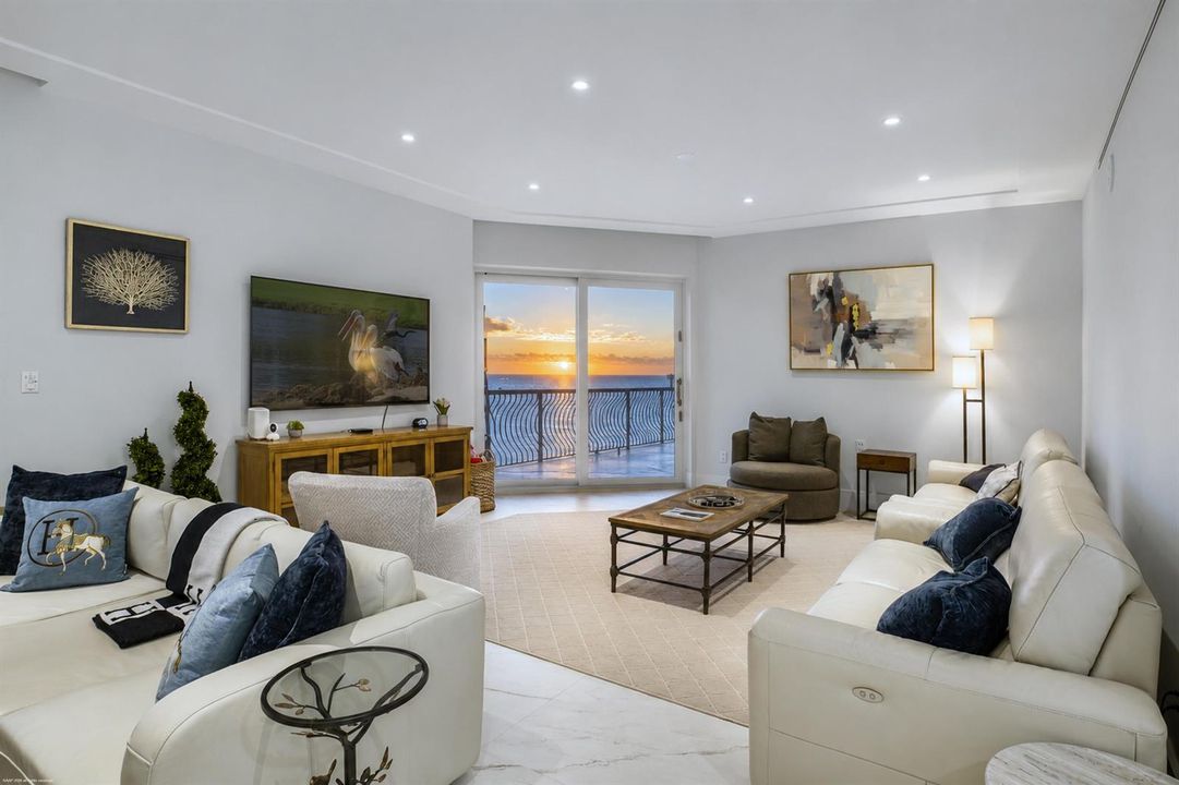 5150 N Ocean Dr 2001 009