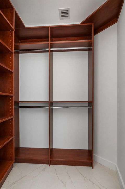 5150 N Ocean Dr 2001 043