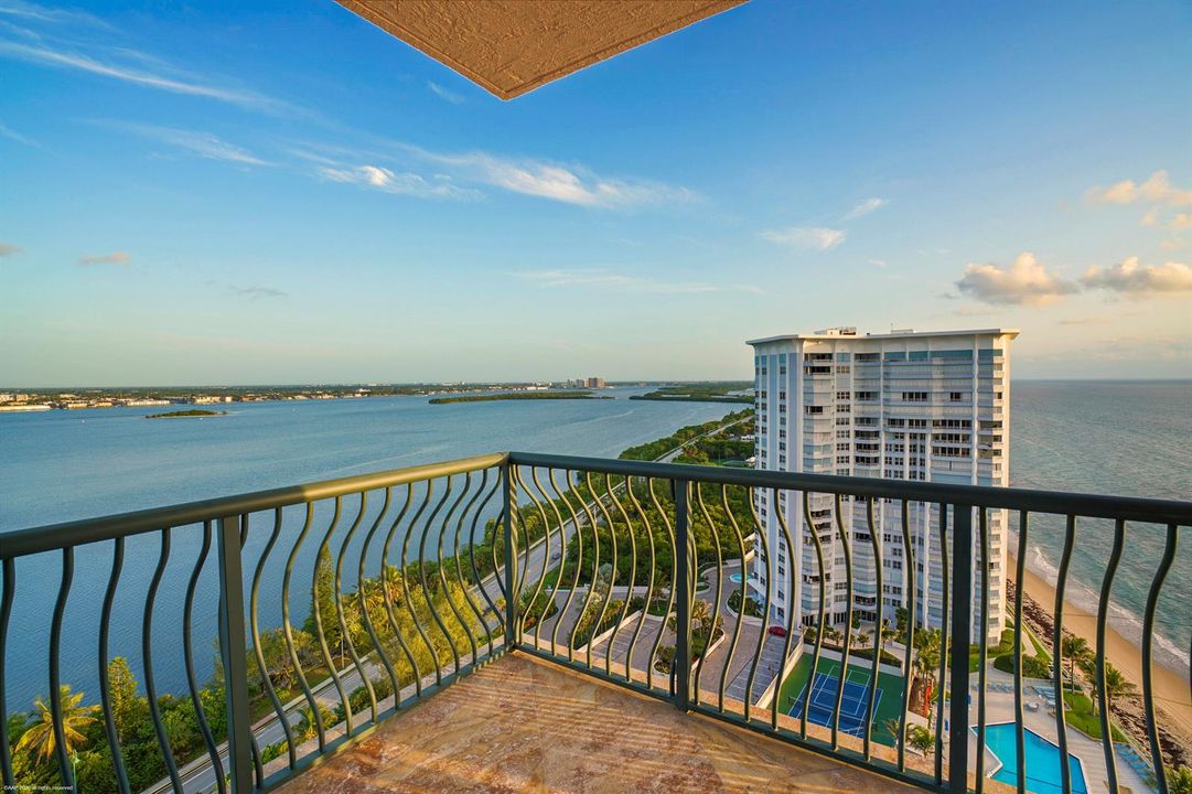 5150 N Ocean Dr 2001 039