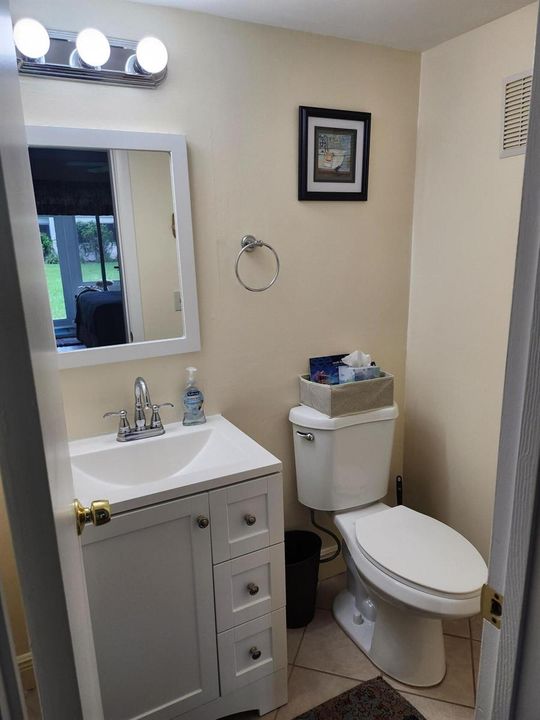 74 Newport E Deerfield half bath2