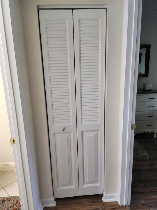 74 Newport E Deerfield closet