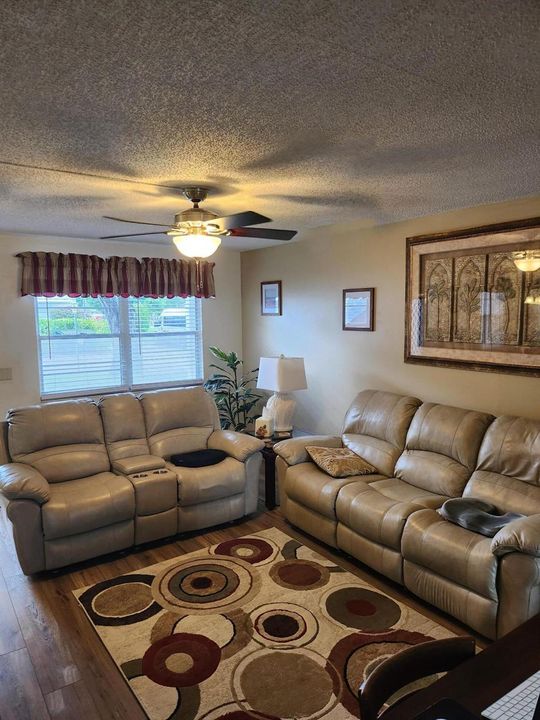 74 Newport E Deerfield couch3