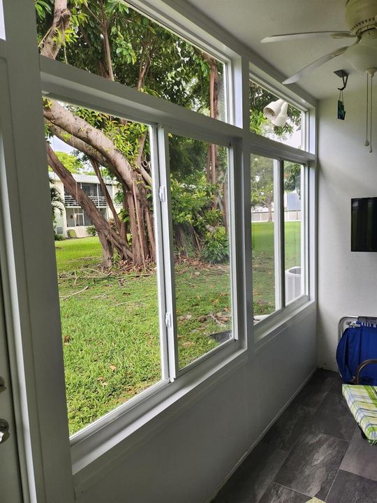 74 Newport E Deerfield outside patio5