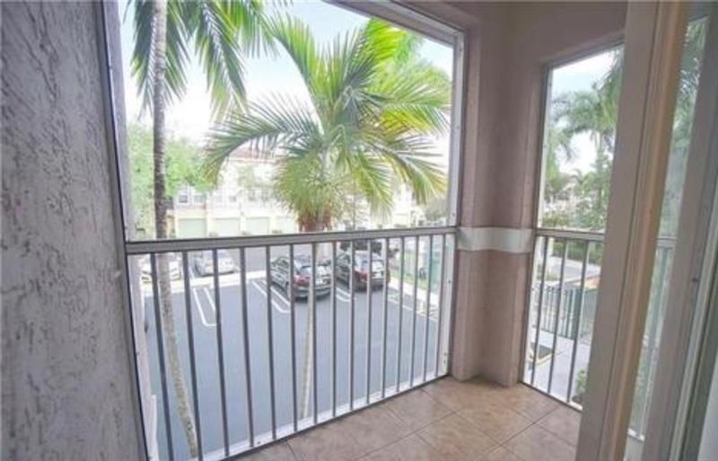 screened balcony 6540