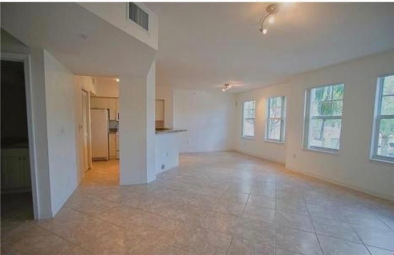 living room to kitchen 6540