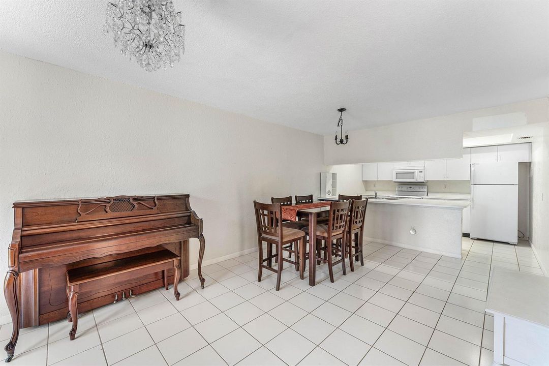 Entry/Living