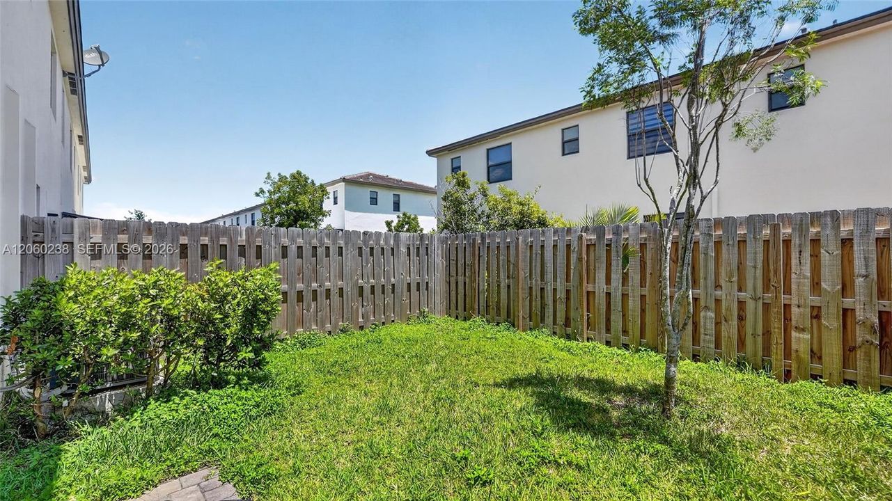 На продажу: $450,000 (3 спален, 2 ванн, 1331 Квадратных фут)