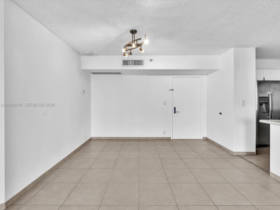 В аренду: $3,400 (2 спален, 2 ванн, 1181 Квадратных фут)