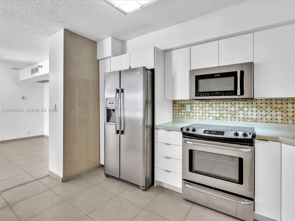 В аренду: $3,400 (2 спален, 2 ванн, 1181 Квадратных фут)