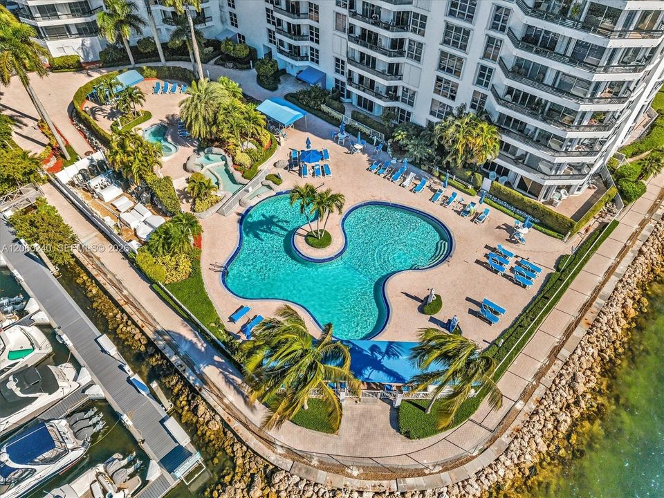 В аренду: $3,400 (2 спален, 2 ванн, 1181 Квадратных фут)
