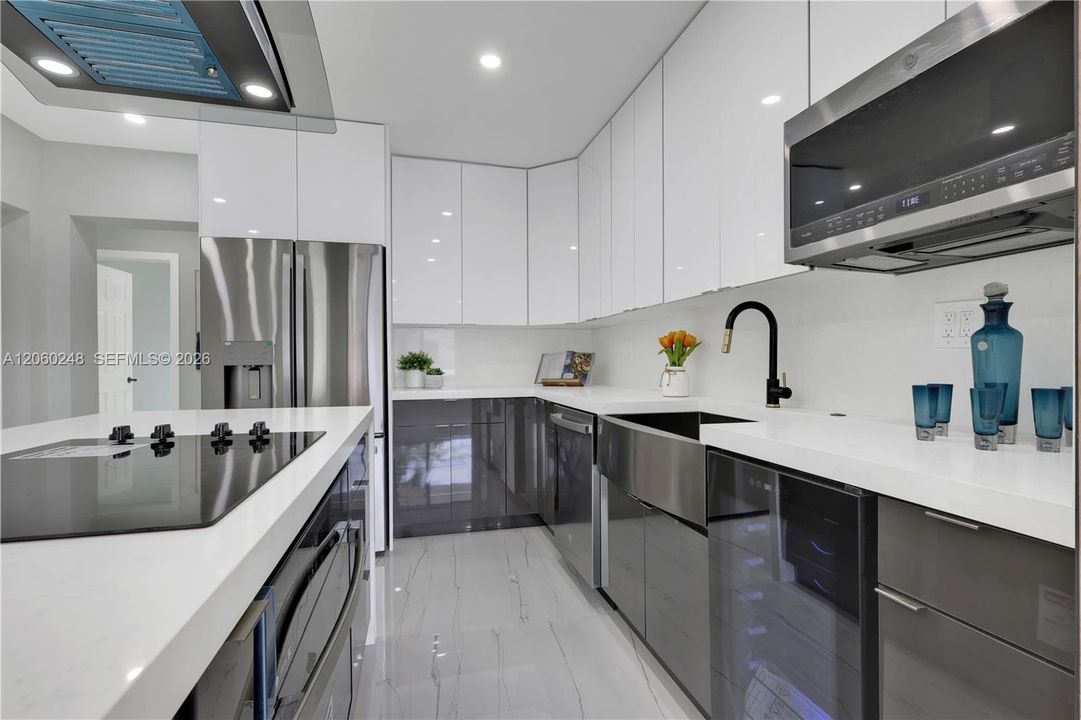 En Venta: $749,000 (3 camas, 3 baños, 1347 Pies cuadrados)
