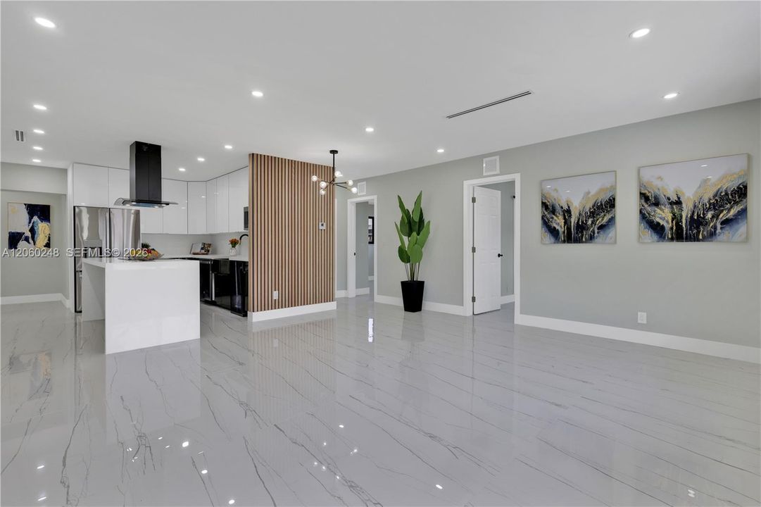 En Venta: $749,000 (3 camas, 3 baños, 1347 Pies cuadrados)