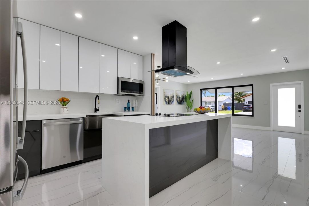 En Venta: $749,000 (3 camas, 3 baños, 1347 Pies cuadrados)