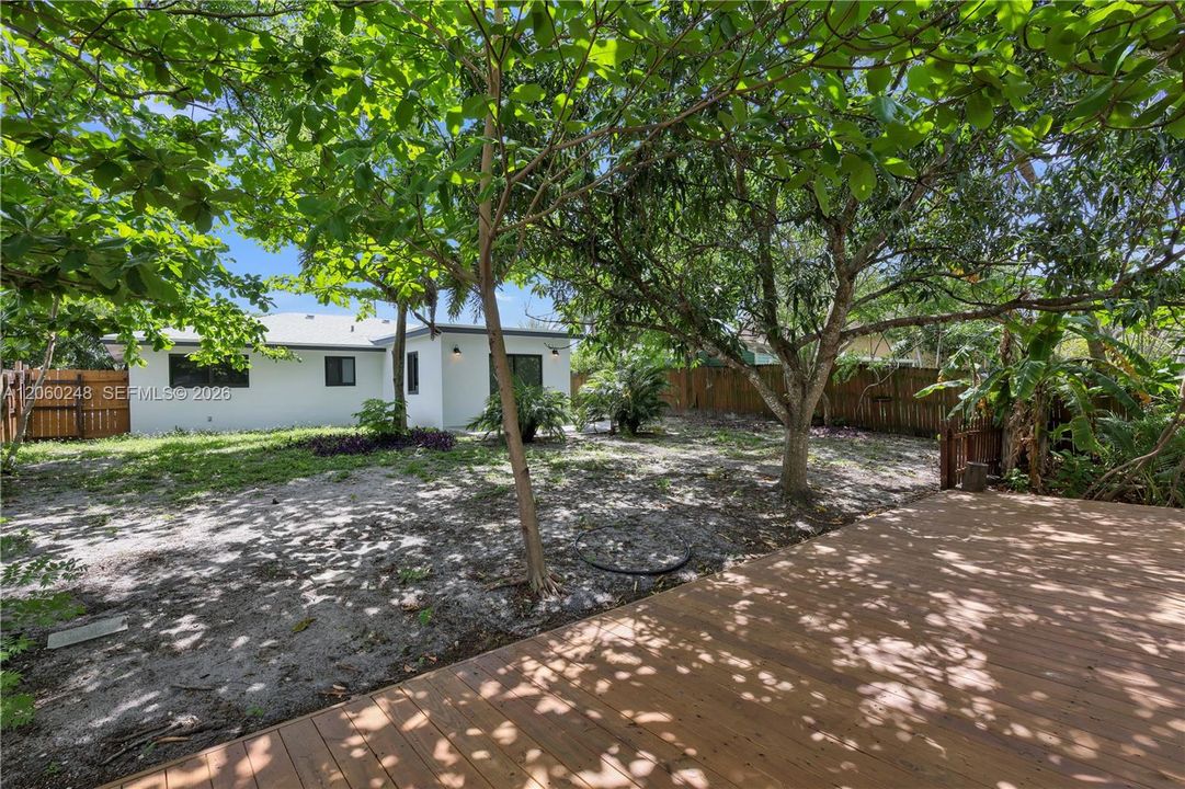En Venta: $749,000 (3 camas, 3 baños, 1347 Pies cuadrados)