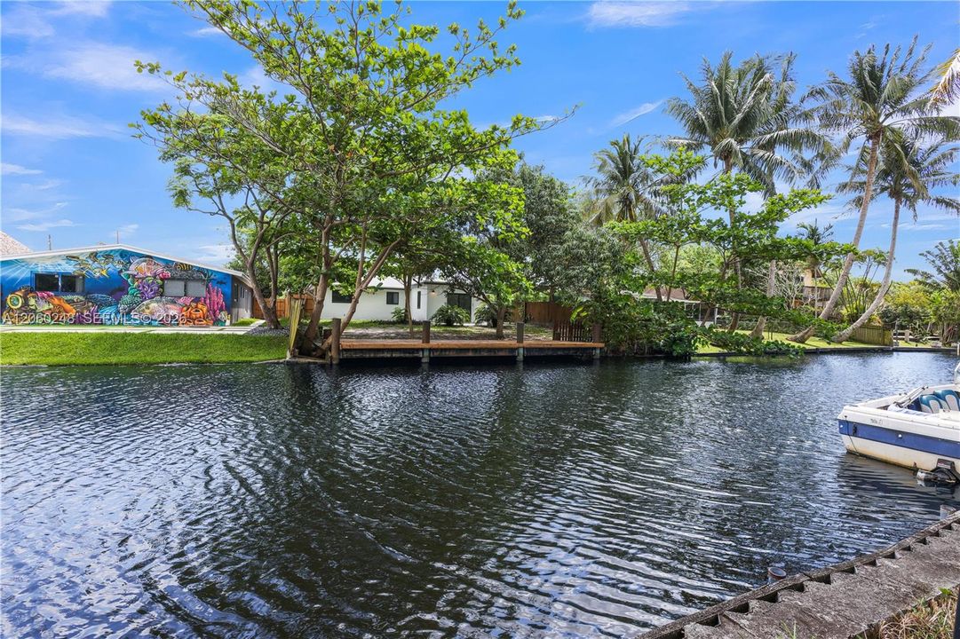 En Venta: $749,000 (3 camas, 3 baños, 1347 Pies cuadrados)