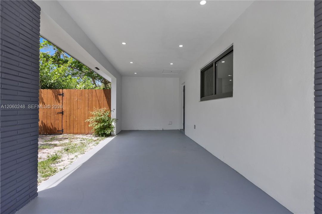En Venta: $749,000 (3 camas, 3 baños, 1347 Pies cuadrados)