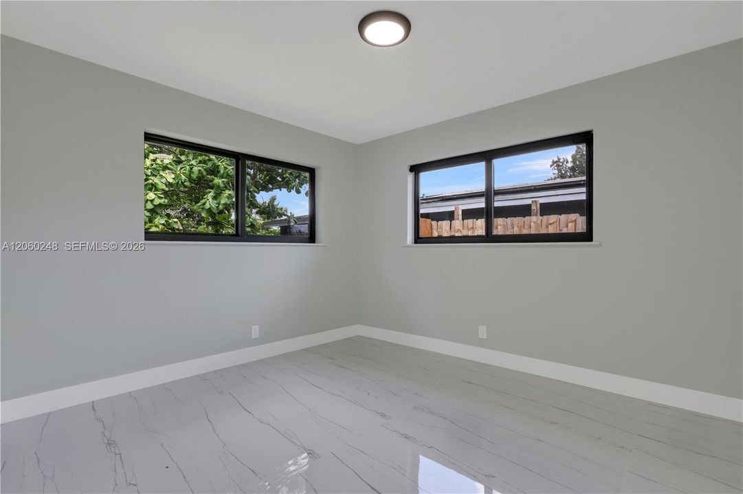 En Venta: $749,000 (3 camas, 3 baños, 1347 Pies cuadrados)