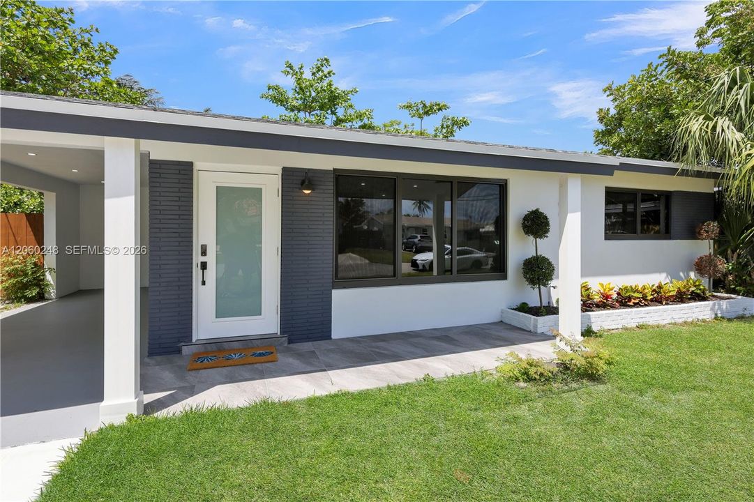 En Venta: $749,000 (3 camas, 3 baños, 1347 Pies cuadrados)