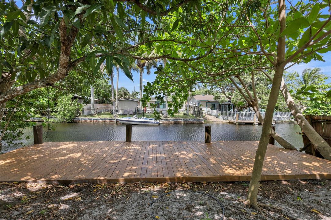 En Venta: $749,000 (3 camas, 3 baños, 1347 Pies cuadrados)