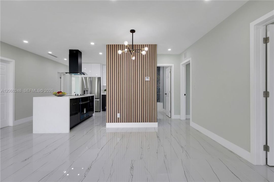 En Venta: $749,000 (3 camas, 3 baños, 1347 Pies cuadrados)