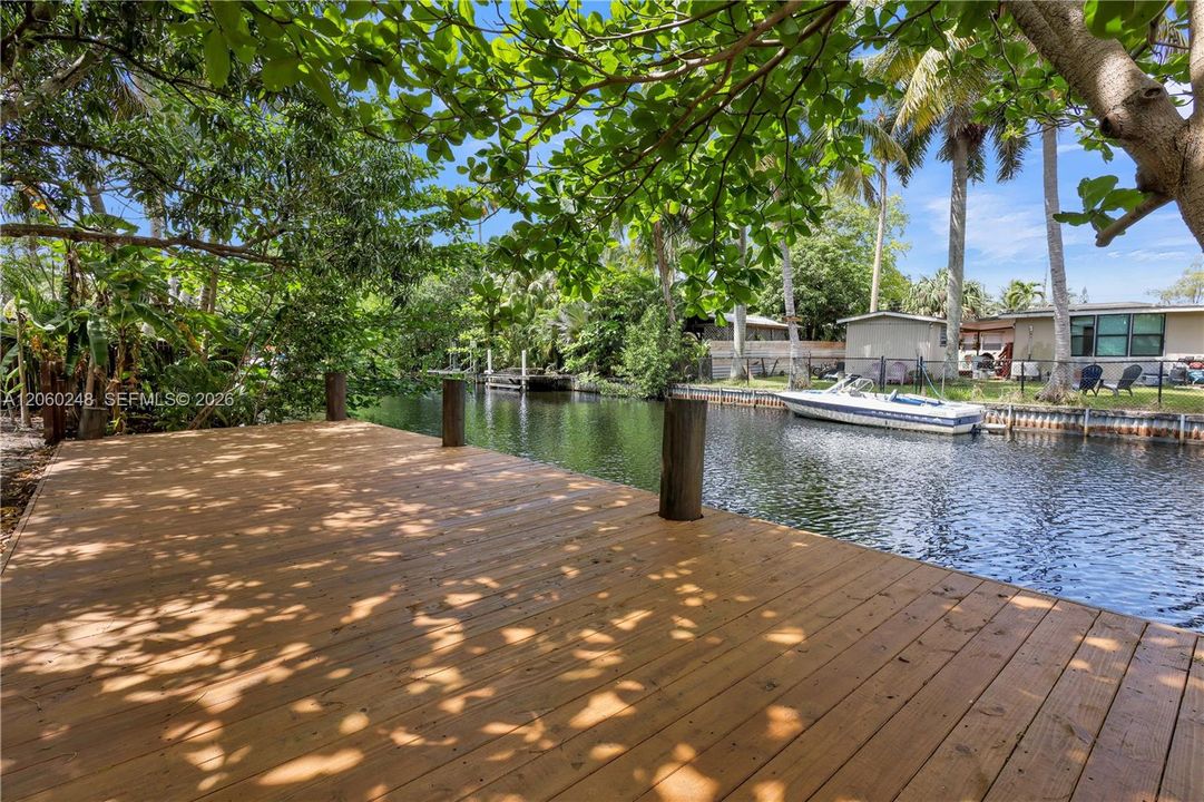 En Venta: $749,000 (3 camas, 3 baños, 1347 Pies cuadrados)