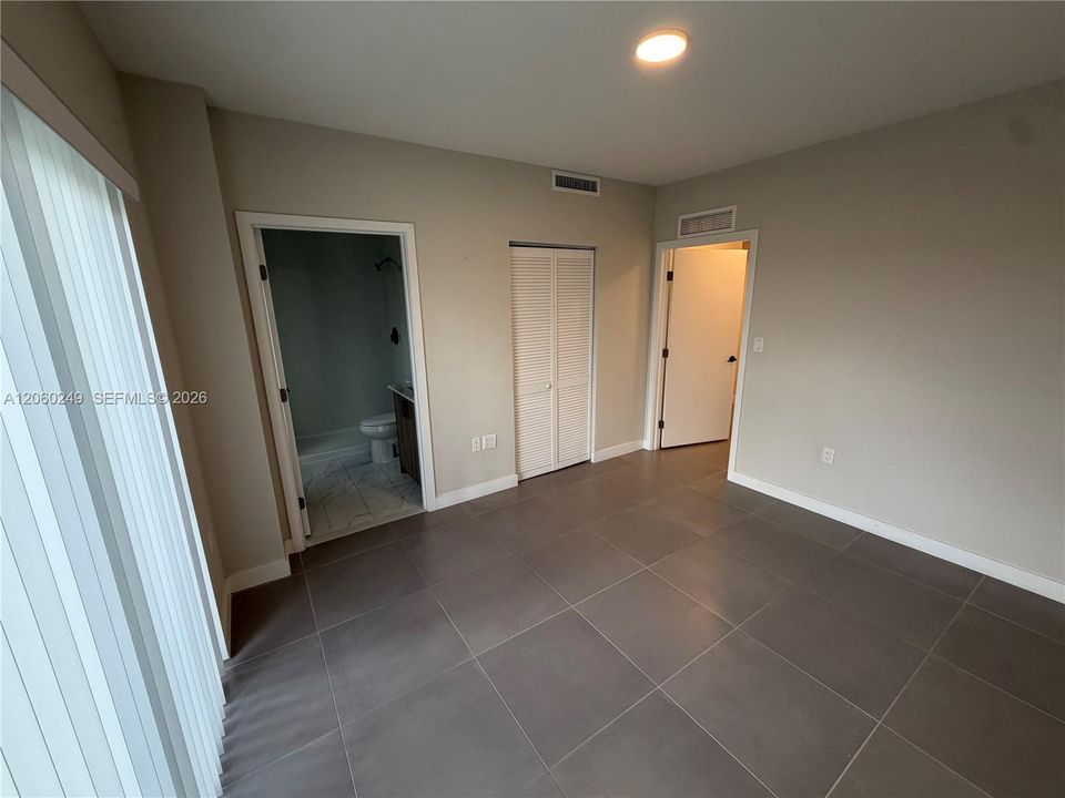 For Rent: $3,550 (4 beds, 3 baths, 1398 Square Feet)