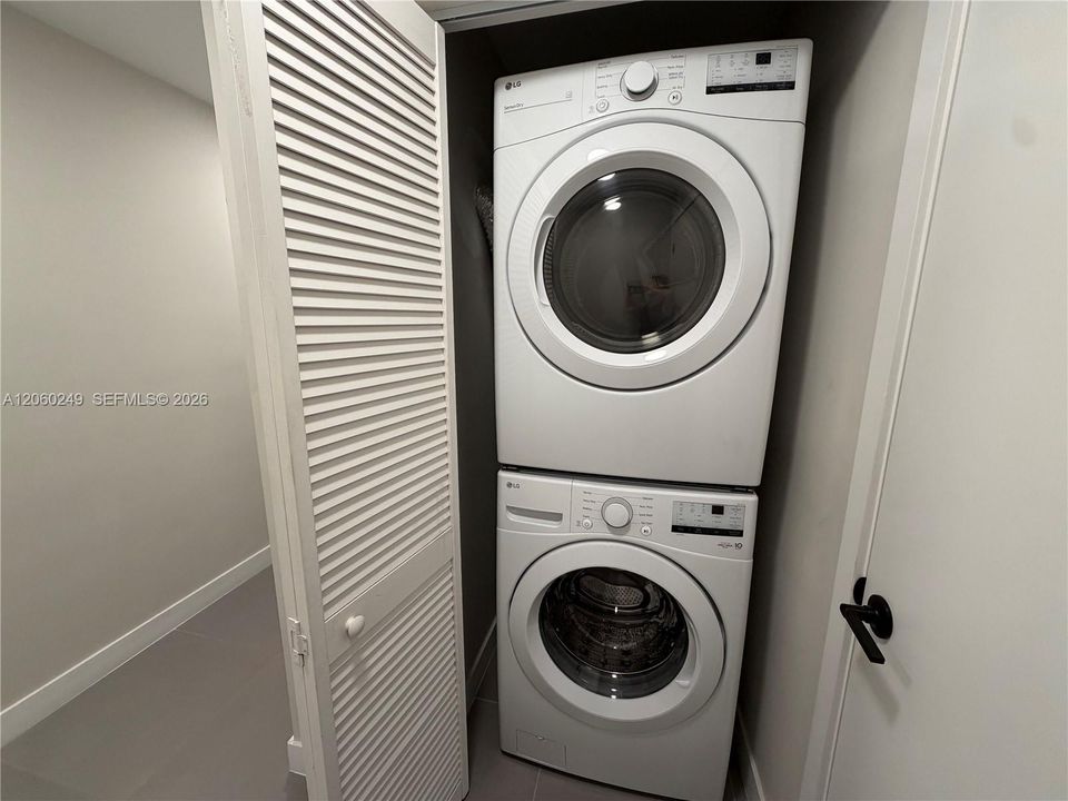 For Rent: $3,550 (4 beds, 3 baths, 1398 Square Feet)