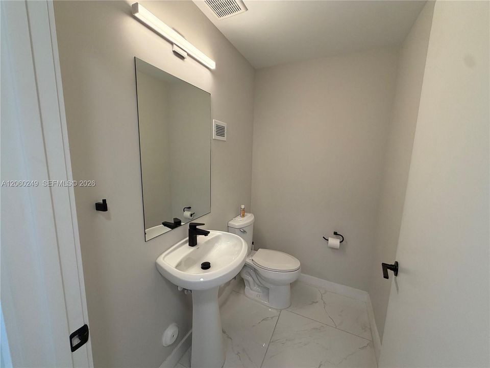For Rent: $3,550 (4 beds, 3 baths, 1398 Square Feet)